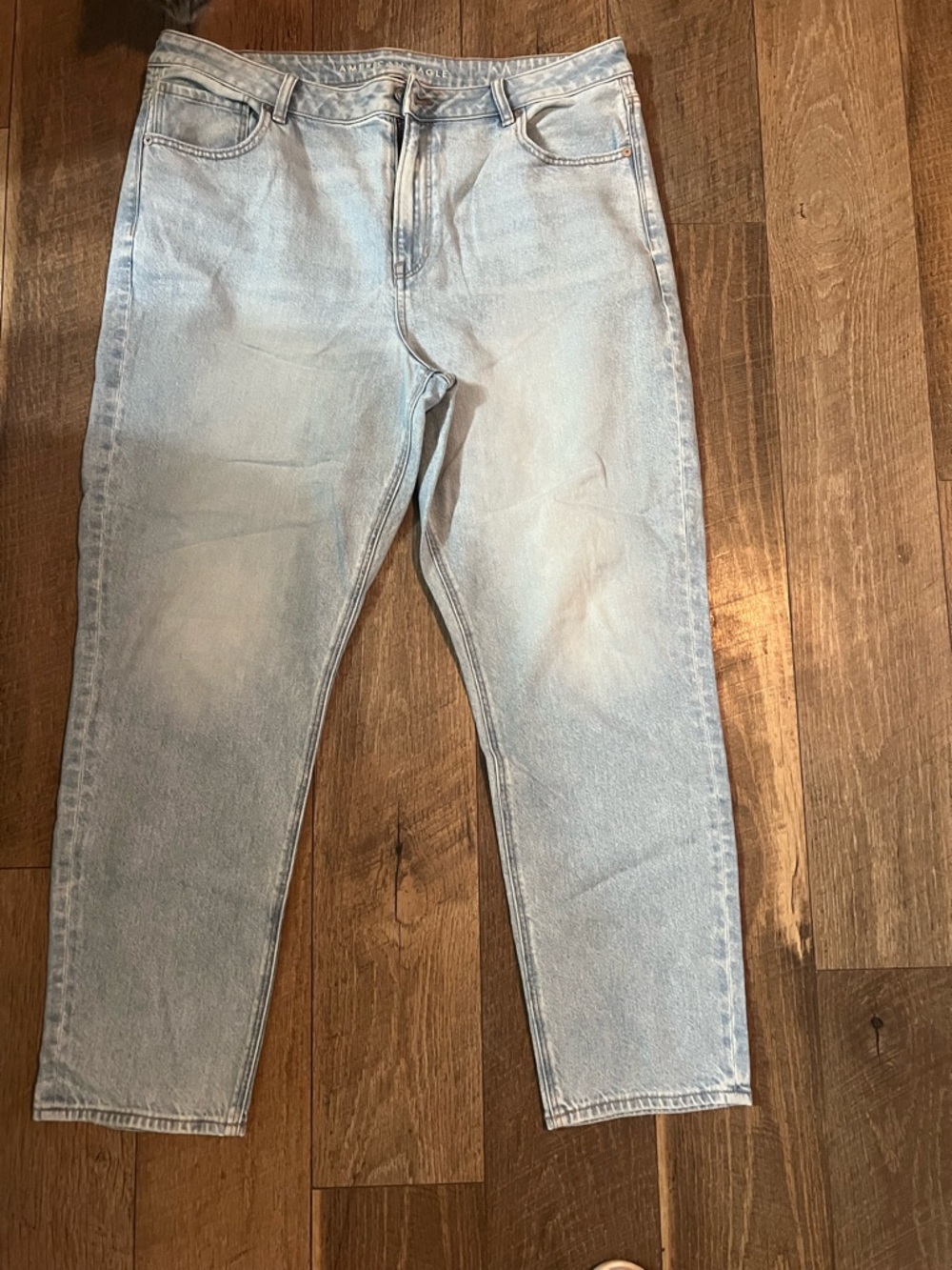 American Eagle Outfitters Light Blue Mom Jean Fit Women’s jeans